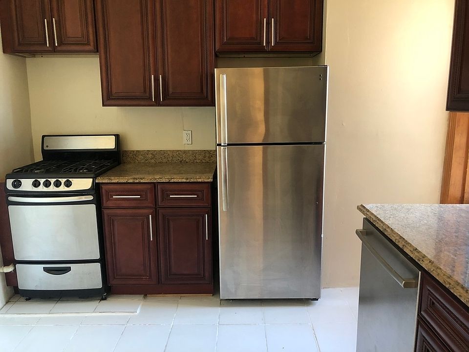 1st image of 261 14th St #E1