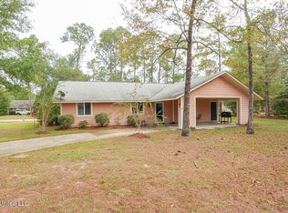 7 Dogwood Cir, Diamondhead, MS 39525