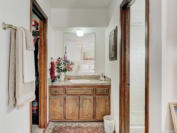 4th image of 11304 Bel Air Pl
