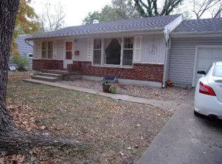 1330 S Oak St, Ottawa, KS 66067