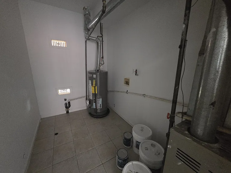 124 2nd St #1 — Photo 4