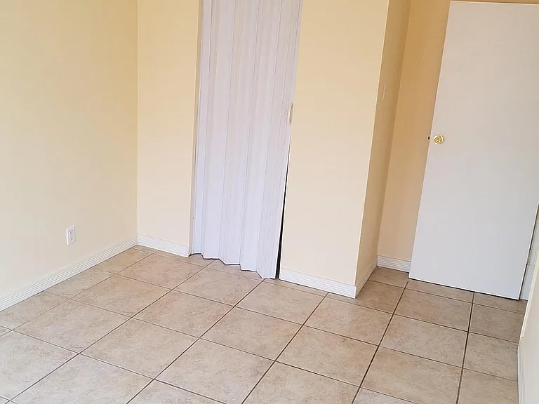 209 Columbia Pl #209 — Photo 6
