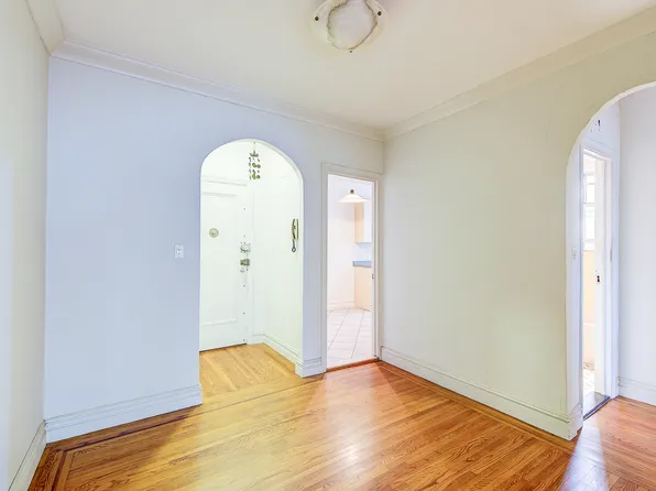 117-01 Park Lane South image 26 of 34