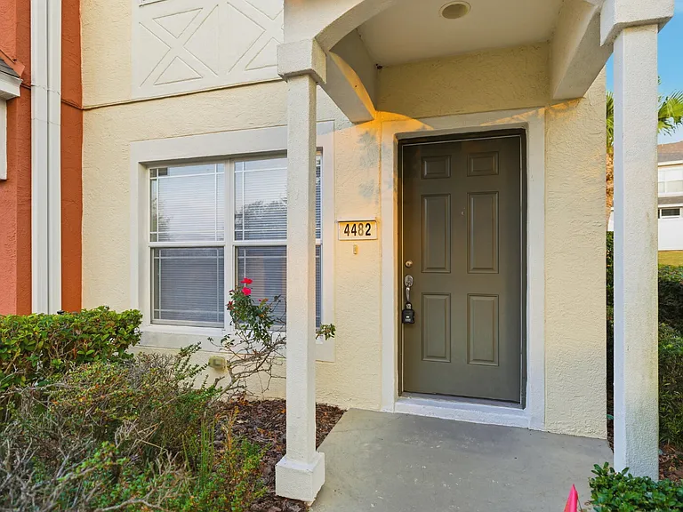 4482 SW 49th Ave — Photo 3