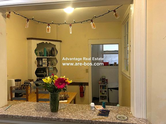 3rd image of 63 Egmont St APT 2