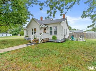 204 N Emmett St, Virden, IL 62690