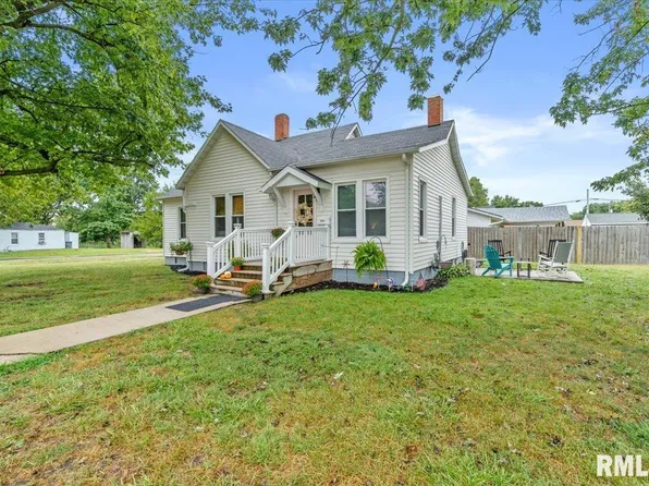 204 N Emmett St, Virden, IL 62690