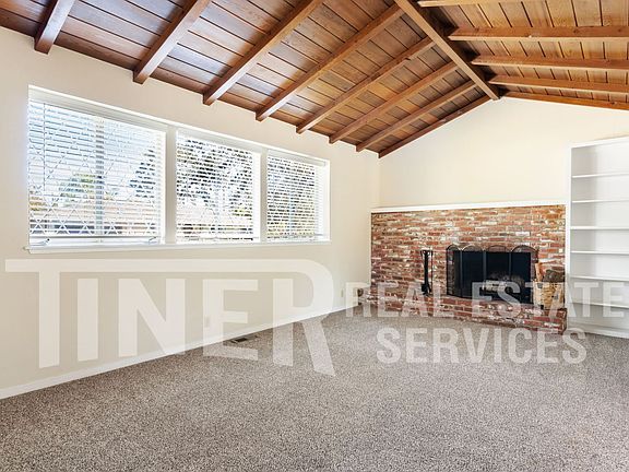 3rd image of 5040 Oak Leaf Ave