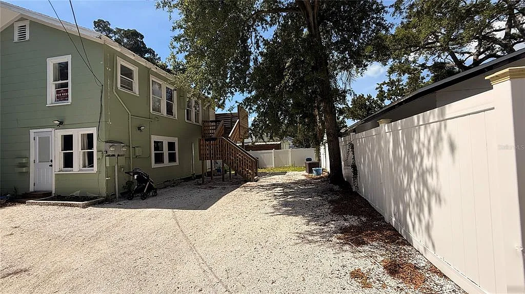 2 bed, 1.0 bath, 660 sqft, $1,500 — Photo 2