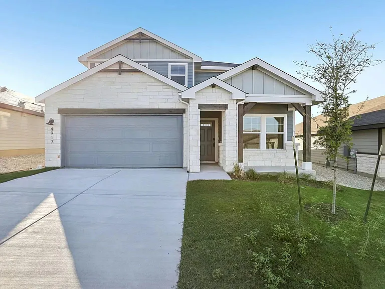 4917 Stockton Ln — Photo 1