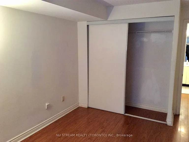 105 Victoria St #802 — Photo 8