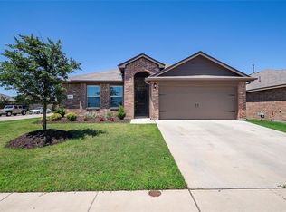 801 Rutherford Dr, Crowley, TX 76036