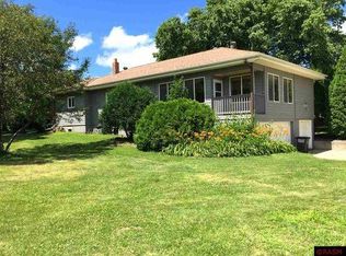 708 Valley View Rd APT A, Saint Peter, MN 56082