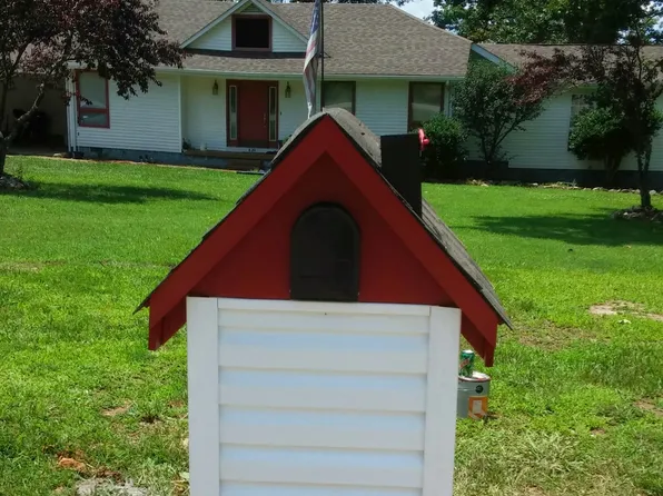 420 Ski St, Hohenwald, TN 38462