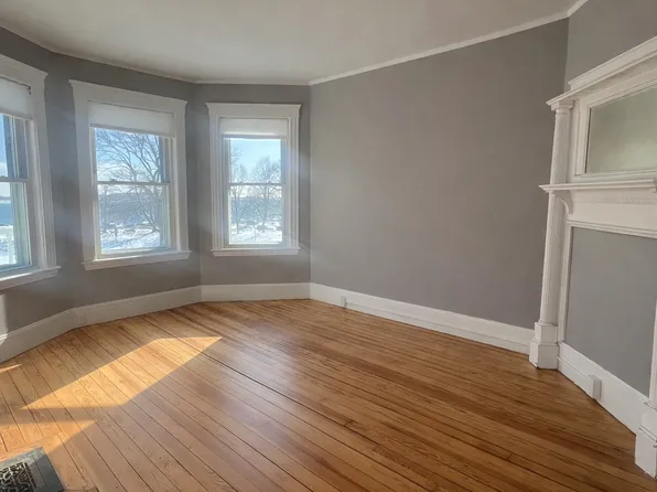 53 Farragut Rd Floor 3, Boston, MA 02127