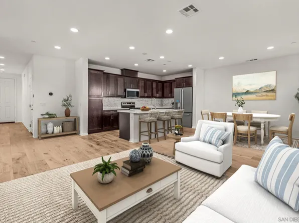 505 Pinedale St, Vista, CA 92081