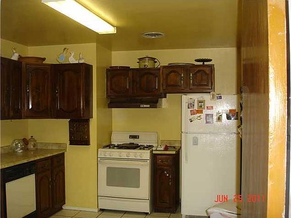 4th image of 5717 Lexington Dr