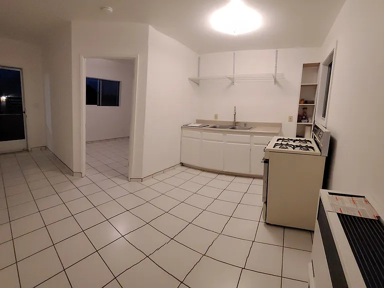 Entry, Dining, & Kitchen Areas