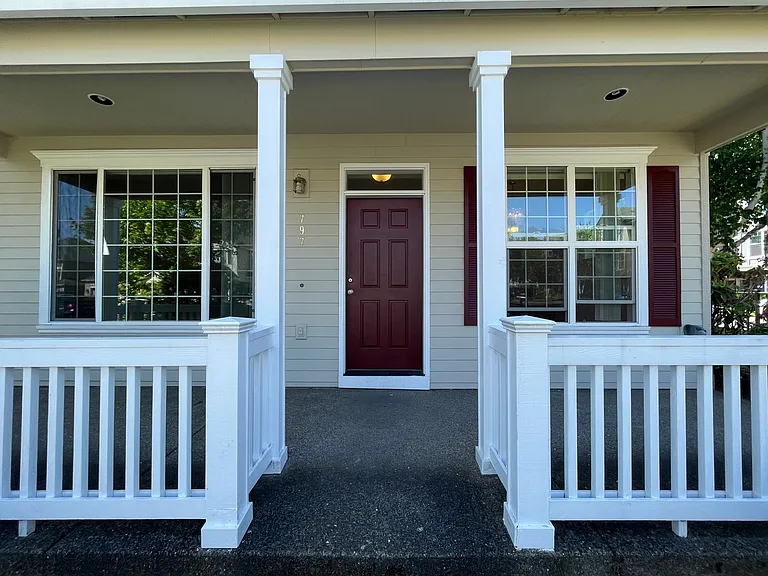 797 NE 63rd Ave — Photo 3