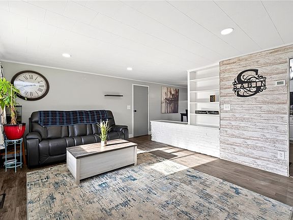 4th image of 4819 Loxley Dr