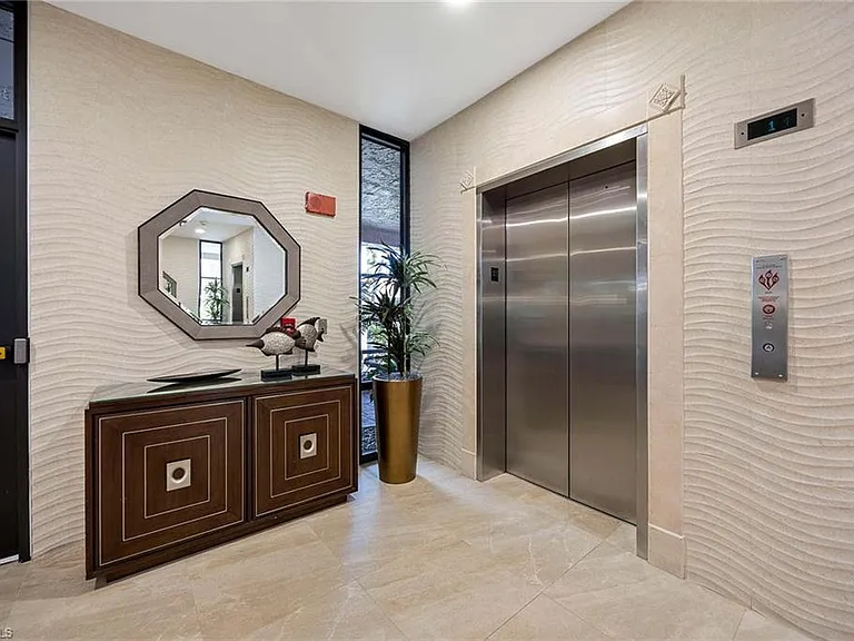 100 N Collier Blvd #Penthouse 5 — Photo 36