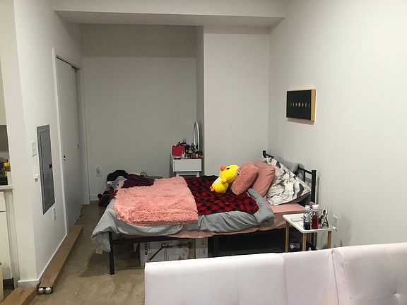 Alcove bedroom