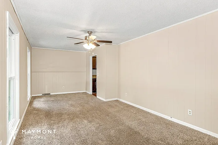 211 Kent Ct — Photo 4