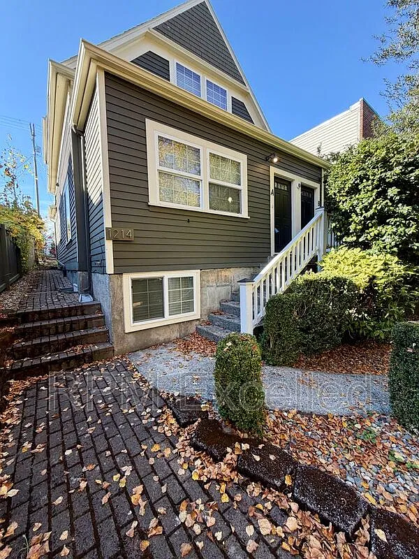 2 bed, 2.0 bath, 1100 sqft, $2,400 — Photo 1