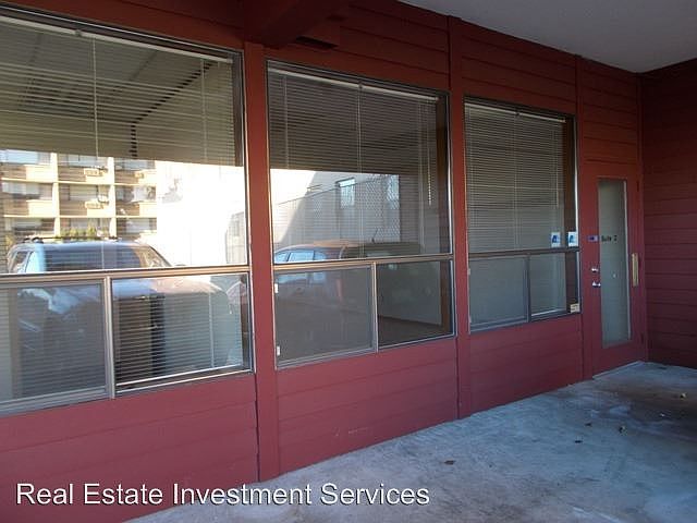 2nd image of 325 Tacoma Ave S