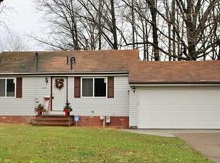 6428 Barton Rd, North Olmsted, OH 44070
