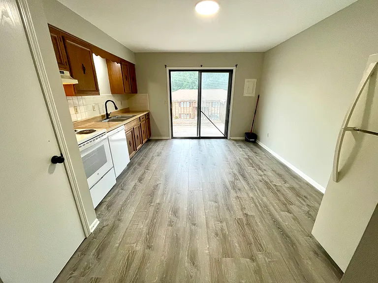 4515 W Millbrook Dr #C — Photo 4