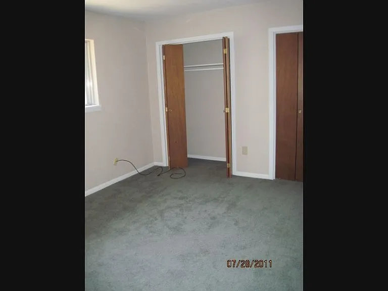 409 Oak St — Photo 17