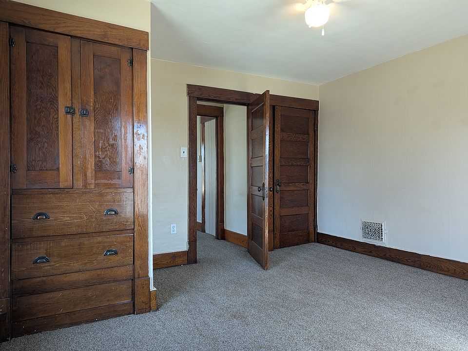 1st image of 305 Arlington Blvd