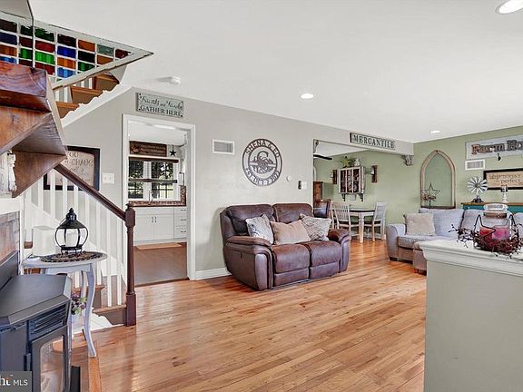 4th image of 2406 Bell Dr