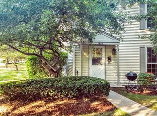 1682 Williamsburg Ct APT C, Wheaton, IL 60189
