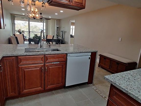 4th image of 7080 Environ Blvd APT 526