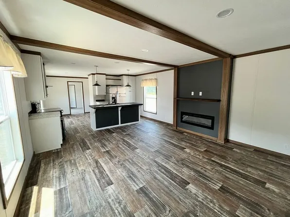404 Sunflower Ln, Oliver Springs, TN 37840