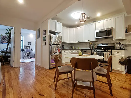 Rented by In Haus LLC | media 16
