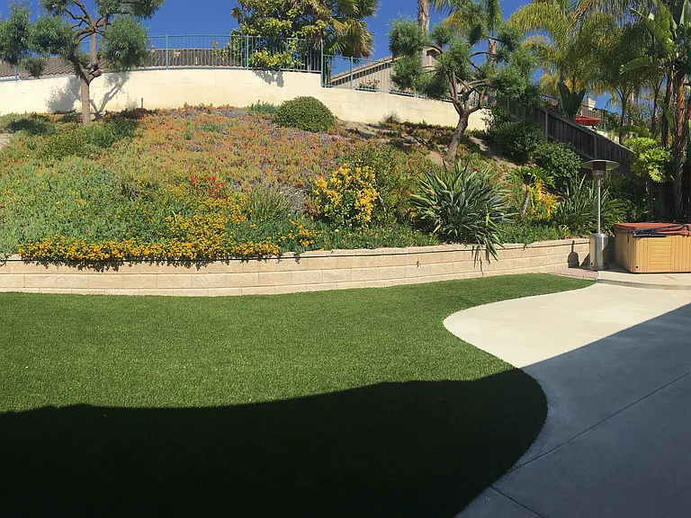 886 Niguel St — Photo 15