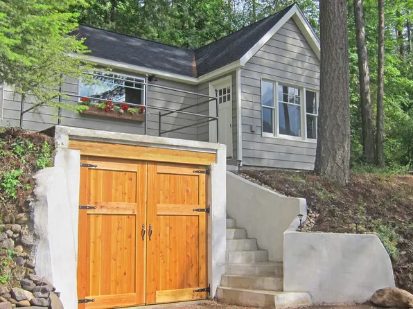 59 Hoffman Ave, Sagle, ID 83860