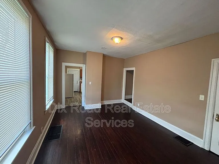 332 Hudson Ave — Photo 17
