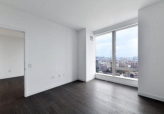 5th image of 252 South St #48E