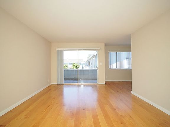 3rd image of 696 Towle Way APT 35