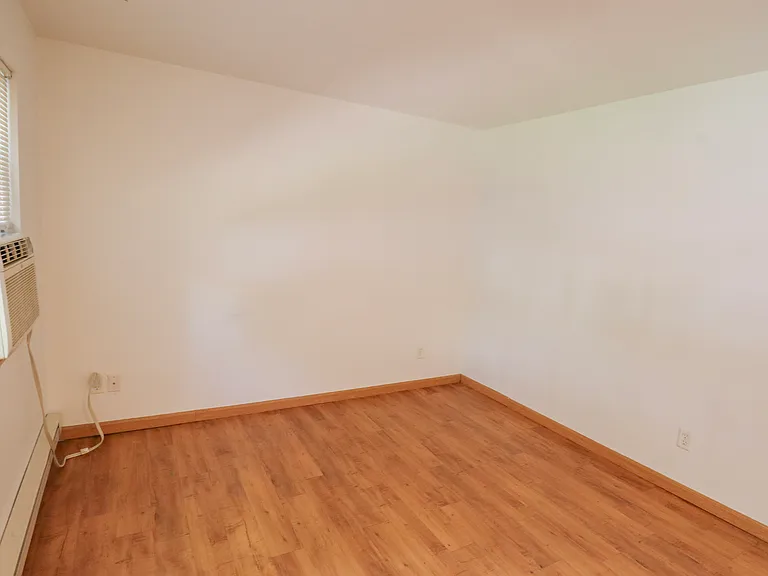 223 W Myrtle St #B — Photo 5