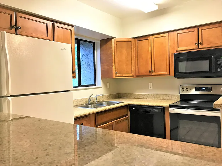 149 Springwood Cir #D — Photo 5