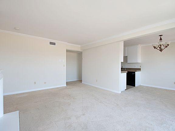 4th image of 3905 Leland St