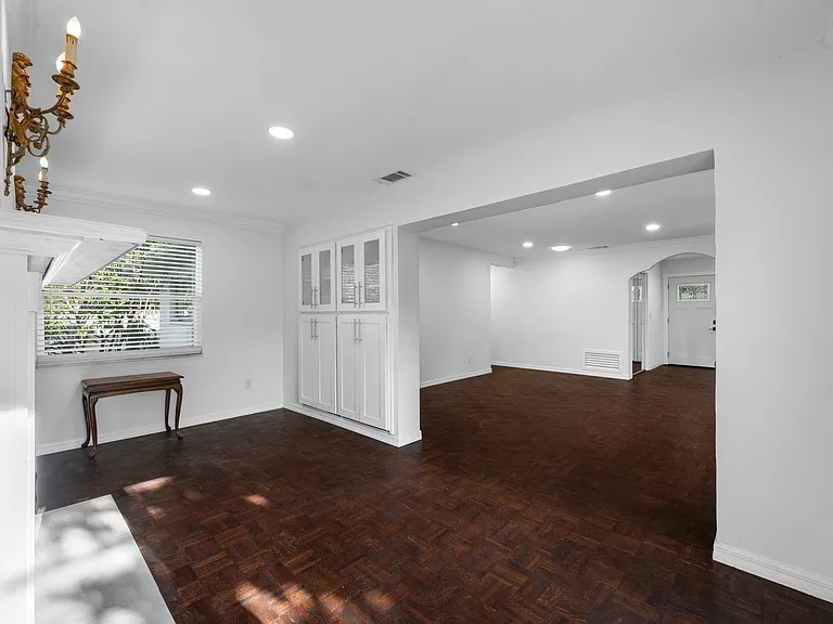 1764 Linwood Cir — Photo 37