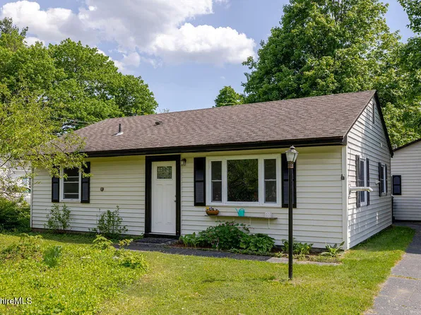 11 Wyantenuck St, Great Barrington, MA 01230