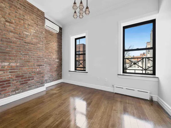 290 West 12th Street image 1 of 3