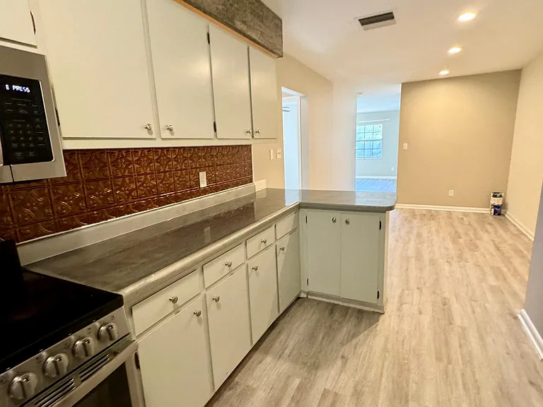 5407 N Suwanee Ave #B — Photo 11
